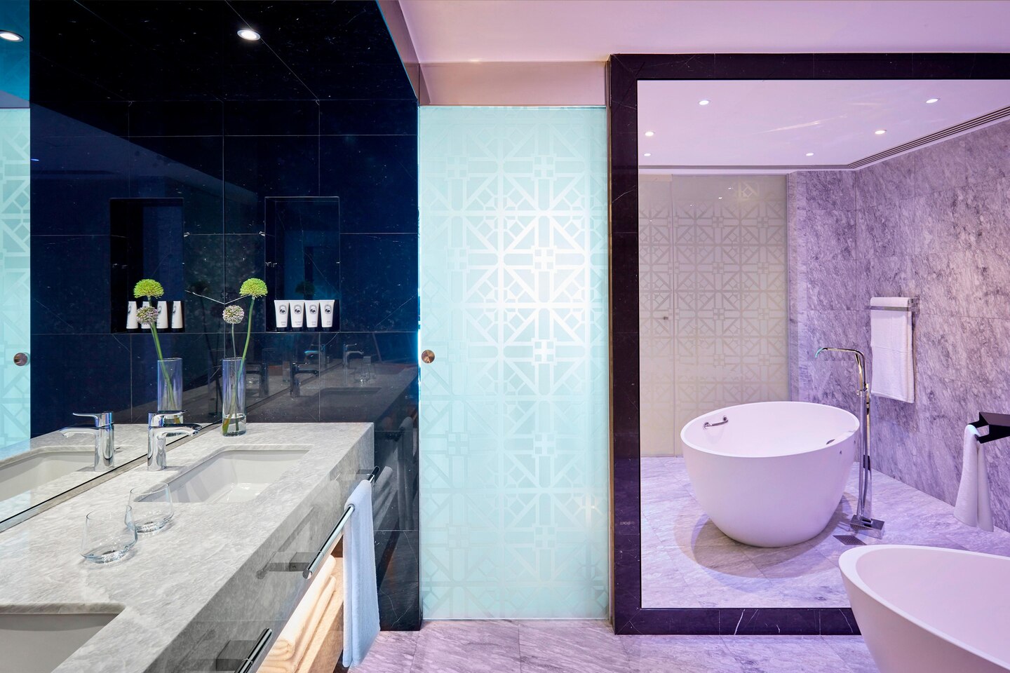 Bedroom, Parklane Resort & Spa